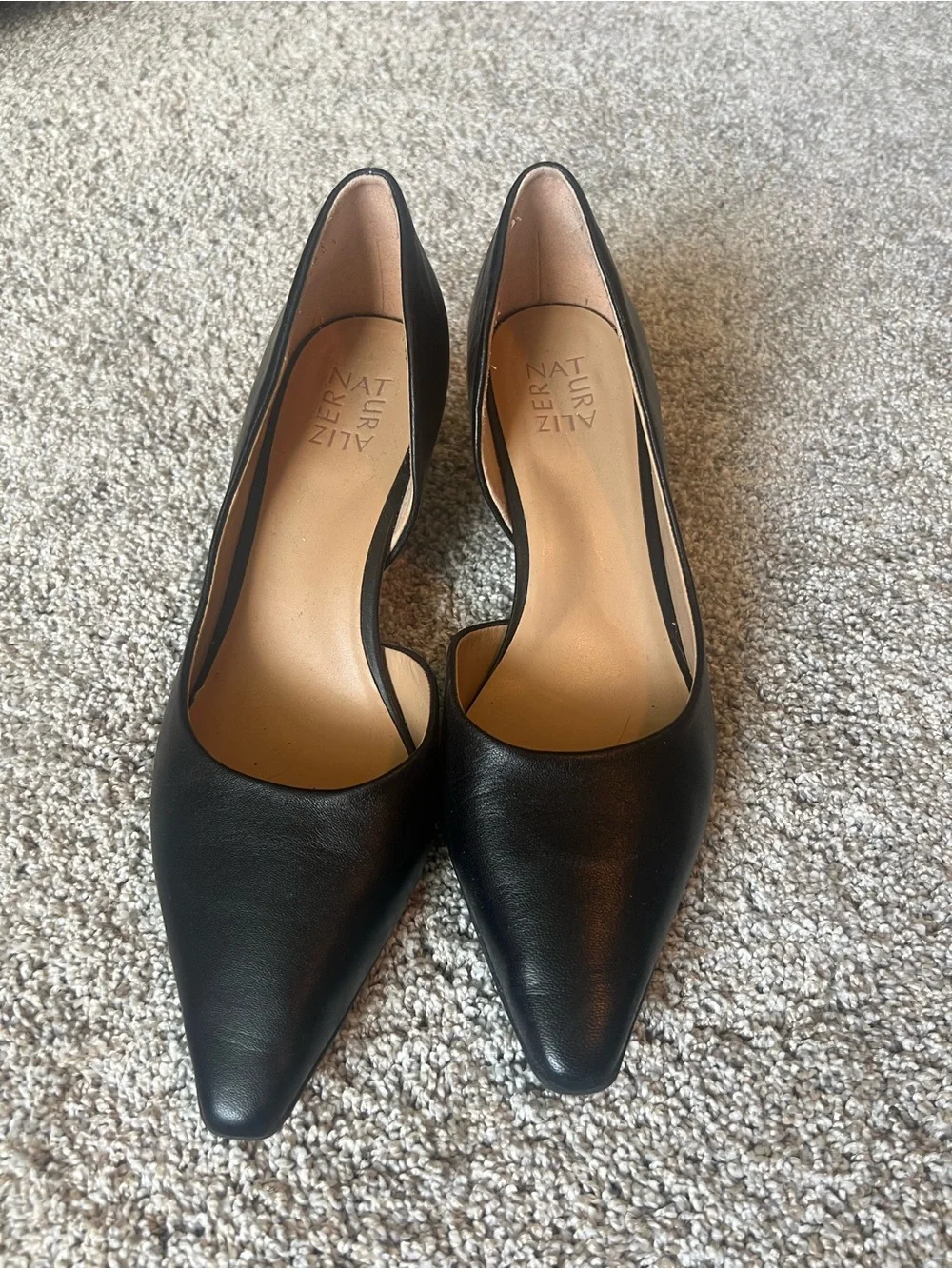 Naturalizer Black Pointed-Toe Leather Pumps